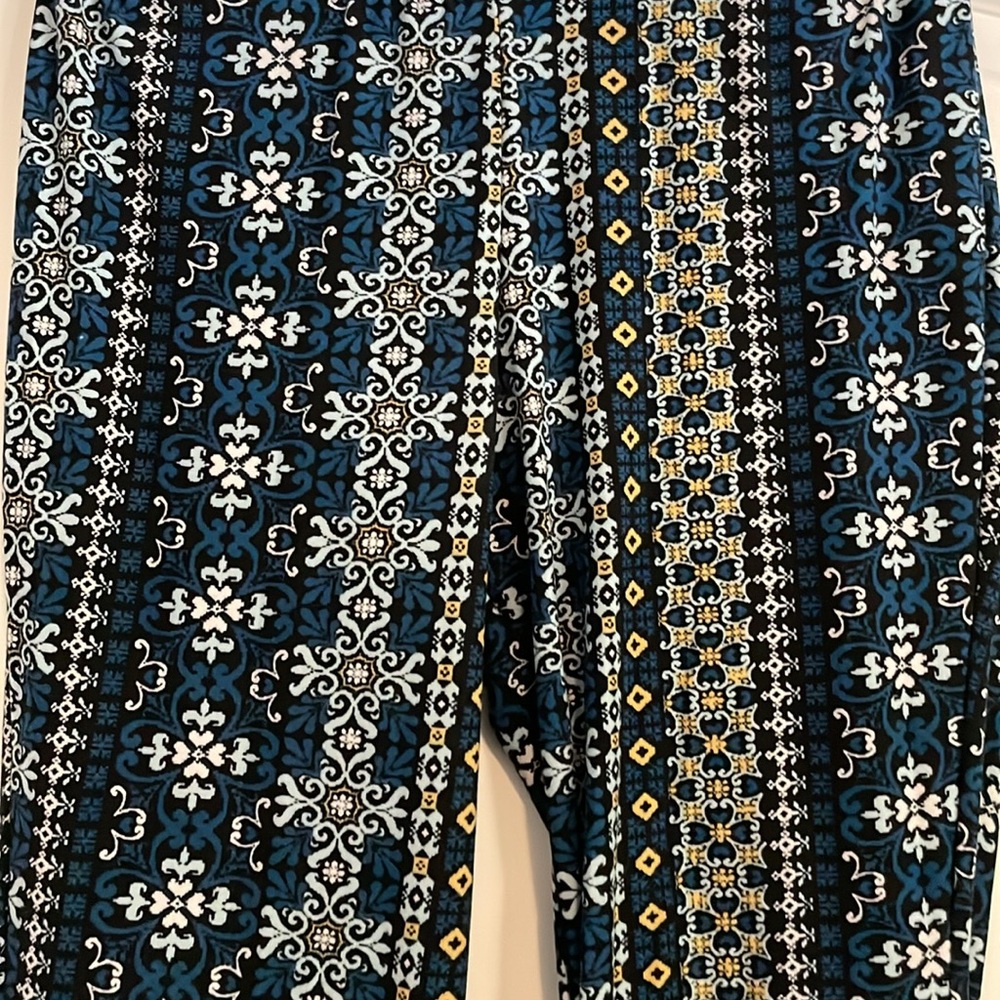 Bundle Of 4 Stretchy Flared Pants Size Small - image 6